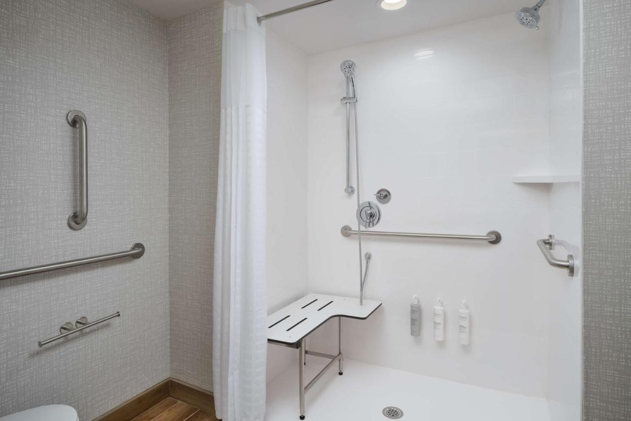 Hampton Inn Towson Downtown ภายนอก รูปภาพ